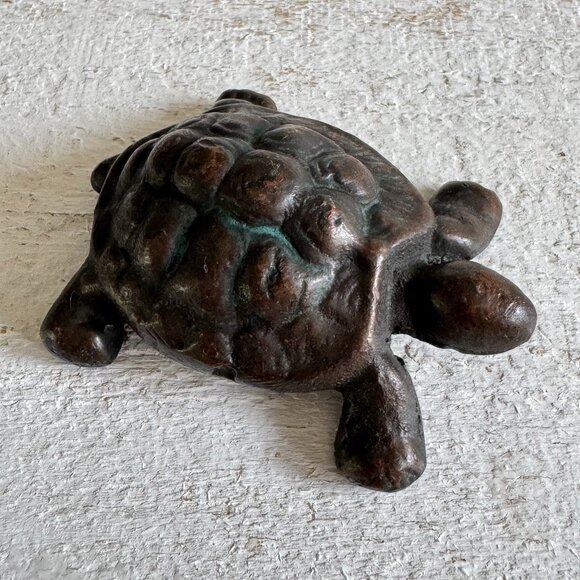 Vintage Metal Advertising Turtle - The Billings Chapin Co - Picture 1 of 9